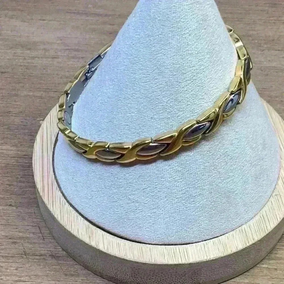 Gold and Silver Two Tone Bracelet Vintage - Picture 2 of 4